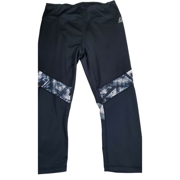 Reebok Pants - Reebok Leggings Medium Womans Black Capri Athletic Wear Stretchy